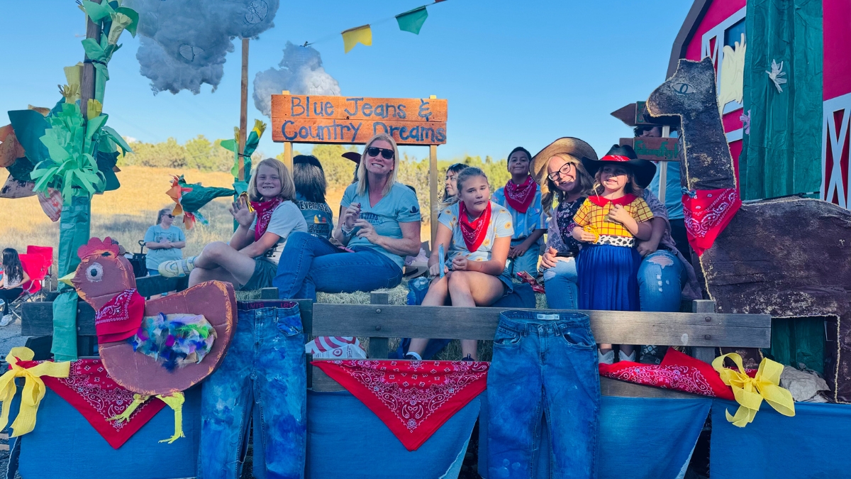 TK-12 Agua Dulce Fair and Parade Float 9.19.2025 iLEAD Agua Dulce 4